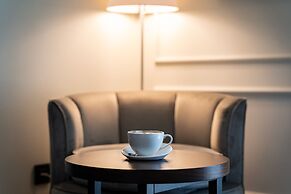 Hotel California by Aycon