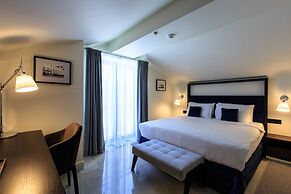 Hotel California by Aycon