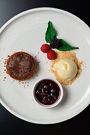 Hotel California by Aycon