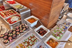 Hotel California by Aycon