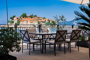 Hotel California by Aycon