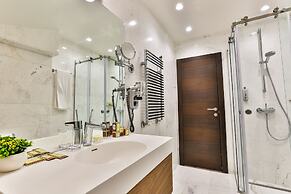 Hotel California by Aycon