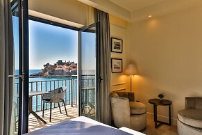 Hotel California by Aycon