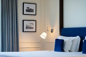 Hotel California by Aycon