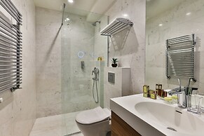 Hotel California by Aycon