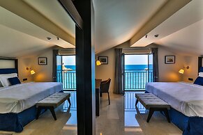 Hotel California by Aycon