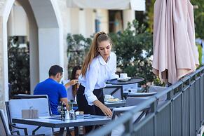 Hotel California by Aycon