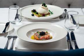 Hotel California by Aycon