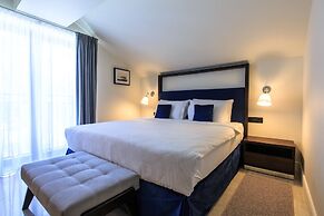 Hotel California by Aycon