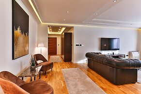 Hotel California by Aycon