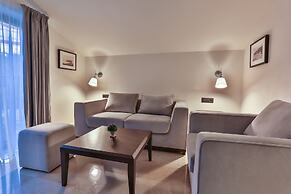 Hotel California by Aycon