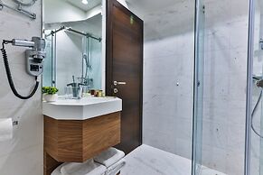 Hotel California by Aycon