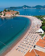 Hotel California by Aycon