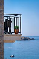 Hotel California by Aycon