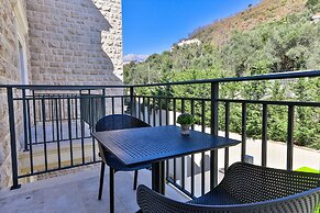 Hotel California by Aycon