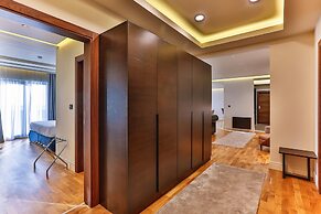 Hotel California by Aycon