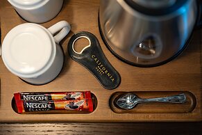 Hotel California by Aycon