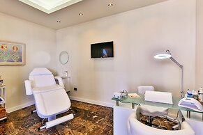 Hotel California by Aycon