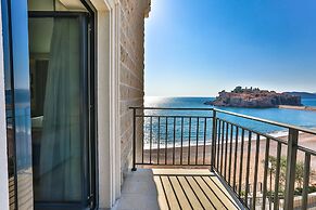 Hotel California by Aycon