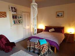 Lingdale 4 Bedroom House & Trundlebed Option