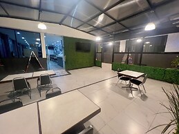 Hotel Aquario CDMX - Central del Norte