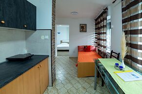 Apartmaji bungalovi i sotorisce Silva