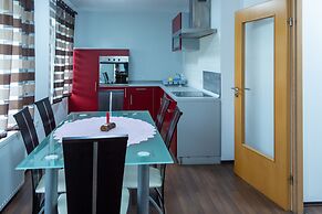 Apartmaji bungalovi i sotorisce Silva
