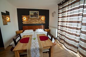 Apartmaji bungalovi i sotorisce Silva