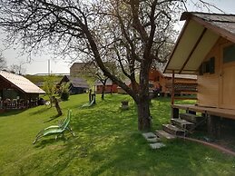 Apartmaji bungalovi i sotorisce Silva