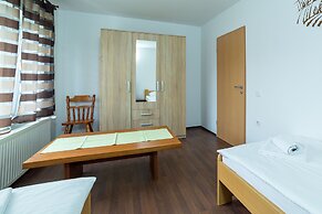 Apartmaji bungalovi i sotorisce Silva