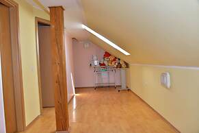 Apartmaji bungalovi i sotorisce Silva