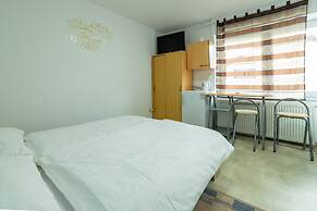 Apartmaji bungalovi i sotorisce Silva