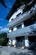 Apartmaji bungalovi i sotorisce Silva