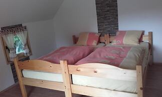 Apartmaji bungalovi i sotorisce Silva