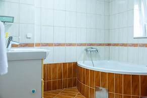 Apartmaji bungalovi i sotorisce Silva