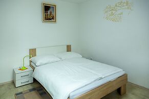 Apartmaji bungalovi i sotorisce Silva