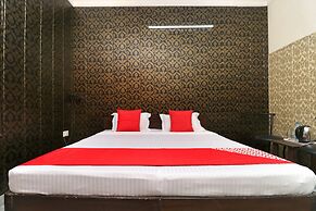 OYO 22090 Hotel Mall Residency