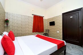 OYO 22090 Hotel Mall Residency