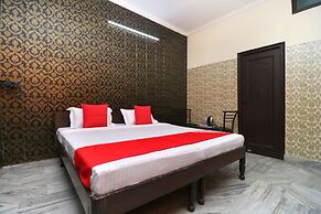 OYO 22090 Hotel Mall Residency