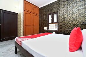 OYO 22090 Hotel Mall Residency
