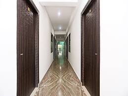 OYO 19535 Hotel Taj Niwas