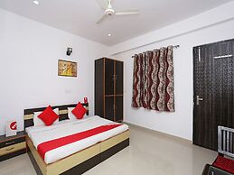 OYO 19535 Hotel Taj Niwas