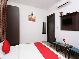 OYO 19535 Hotel Taj Niwas