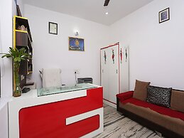 OYO 19535 Hotel Taj Niwas