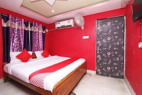 OYO 16627 Xpress Inn