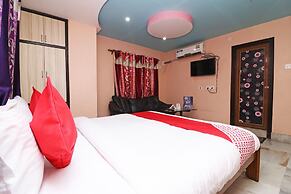OYO 16627 Xpress Inn