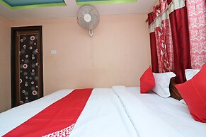 OYO 16627 Xpress Inn