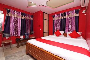 OYO 16627 Xpress Inn