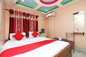 OYO 16627 Xpress Inn