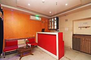 OYO 16627 Xpress Inn